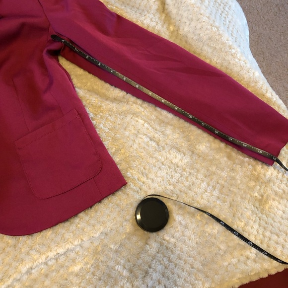 H&M Divided (Juniors) Burgundy Blazer - Picture 5 of 8